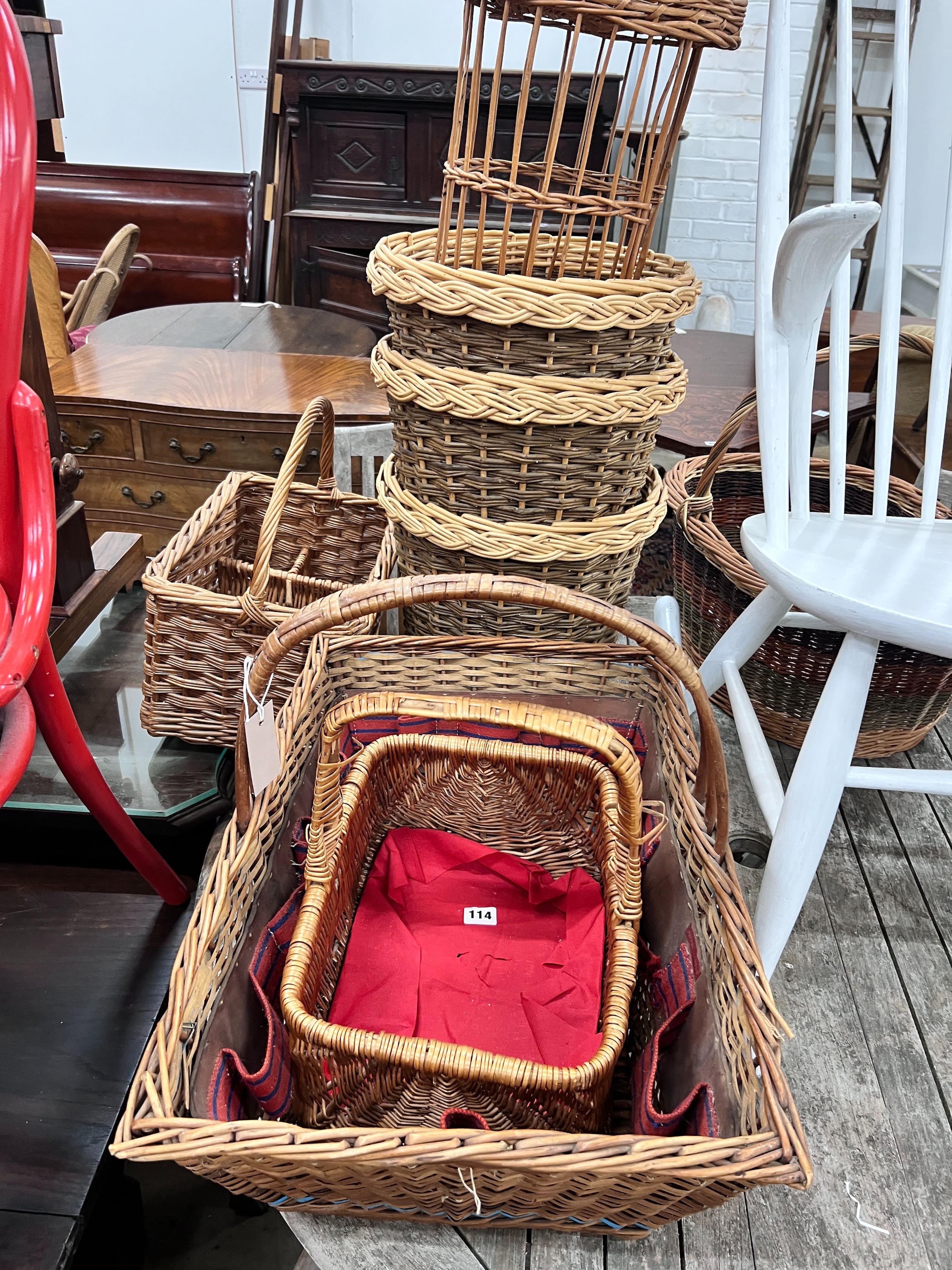 An Asprey horse grooming basket, three waste paper baskets, three picnic baskets and a picnic drinks basket (8) *Please note the sale commences at 9am.